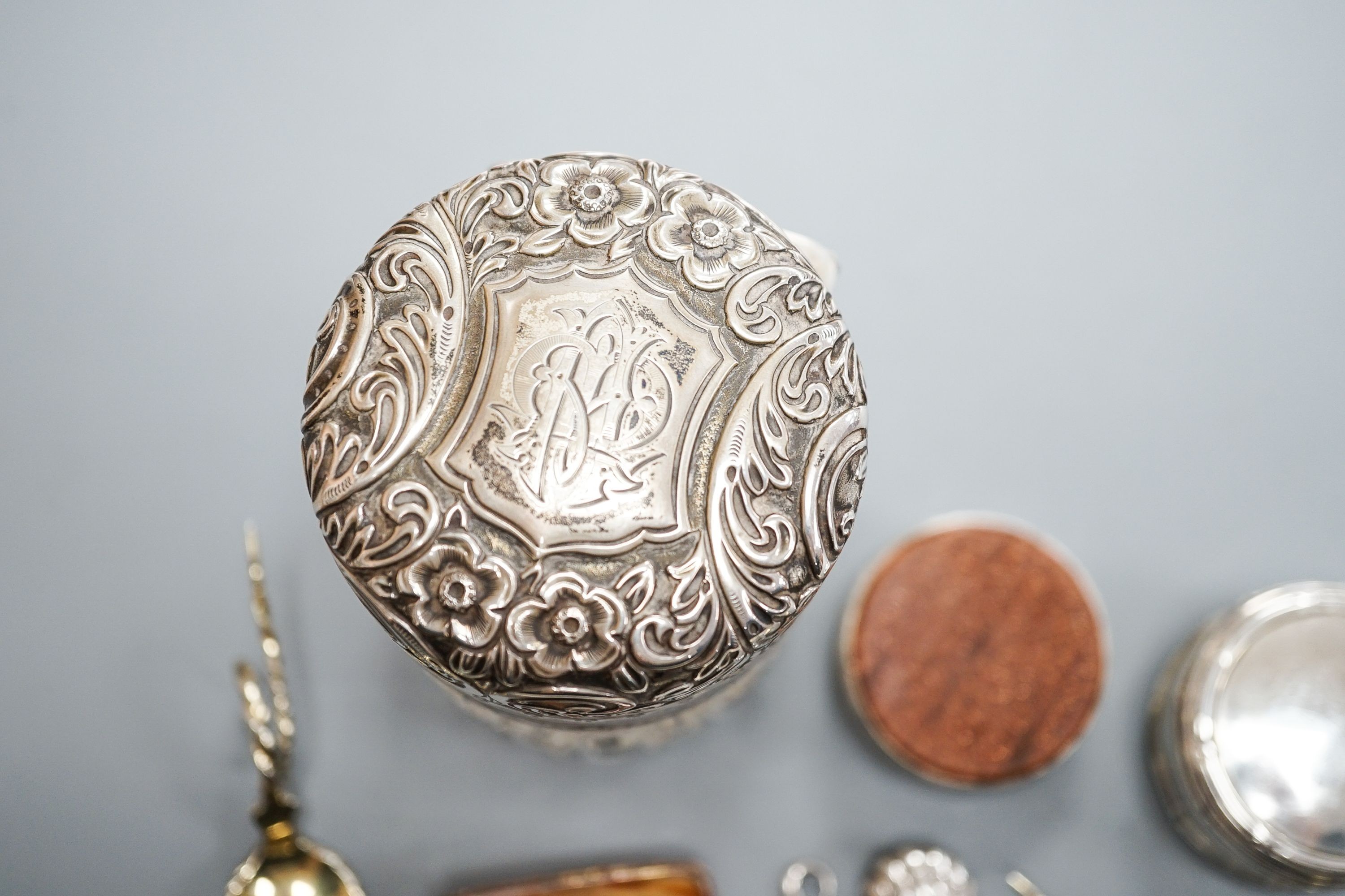 A mid 18th century counter box (adapted?), 4cm, a George V silver pill box, a banded agate set copper snuff box, two small gilt white metal spoons stamped '131/2', a George V silver button hook with thistle terminal and